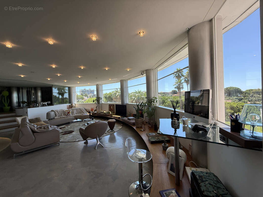 Appartement à ROQUEBRUNE-CAP-MARTIN