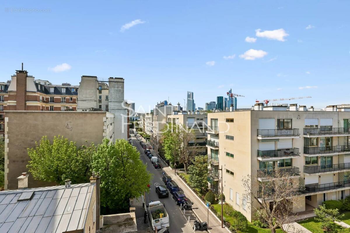 Appartement à NEUILLY-SUR-SEINE