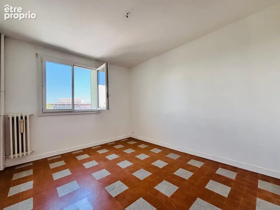 13009 marseille -type 3 square michelet 67m2 traversant / plein sud -balcon - photo 3