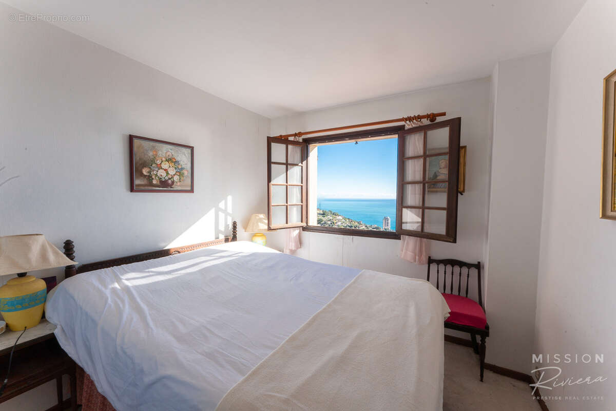 Villa provençale offrant une vue panoramique sur la mer à La Turbie, à 5 minutes de Monaco - photo 9