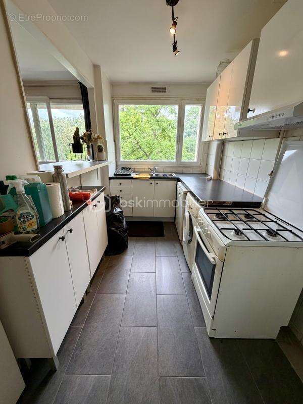 Appartement f3 71m2 avec balcon + cave + parking - photo 8