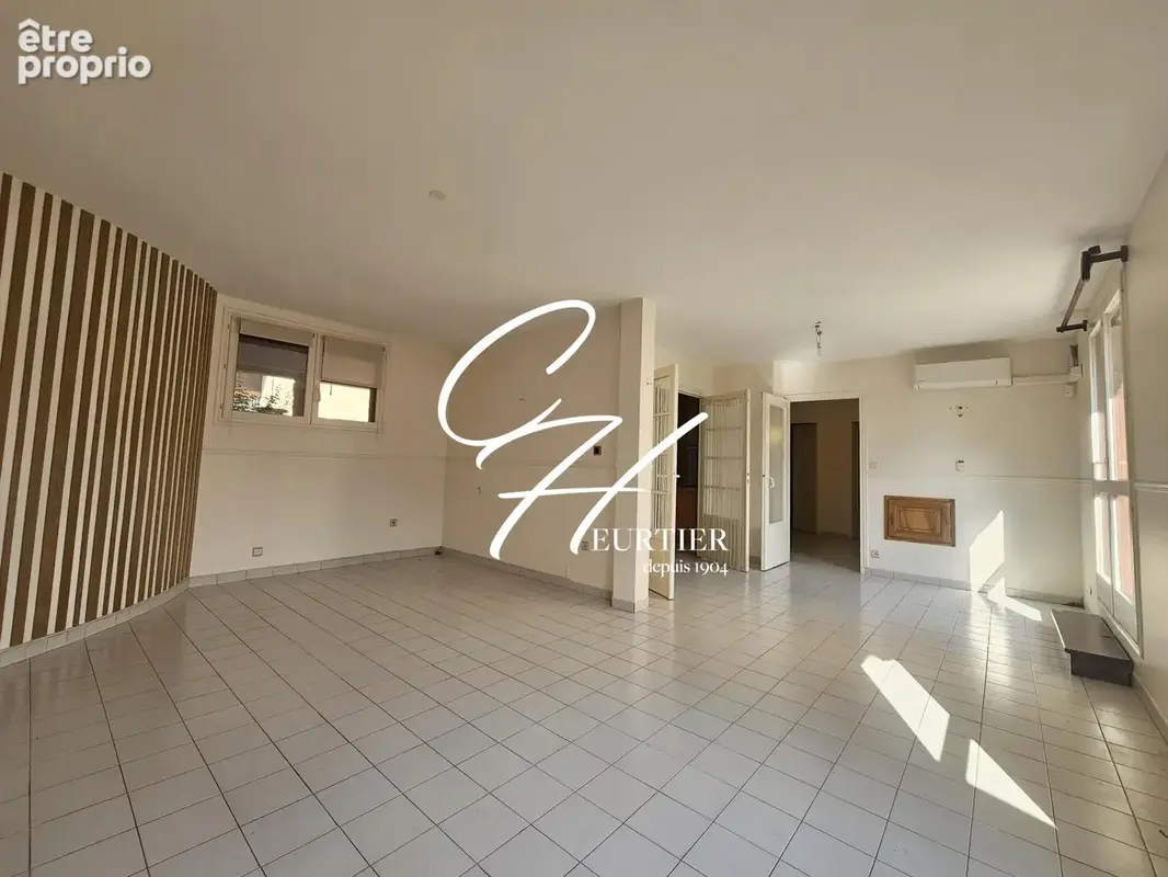 Appartement 5 pièces 111 m² à vendre à Voiron (38500) - photo 3