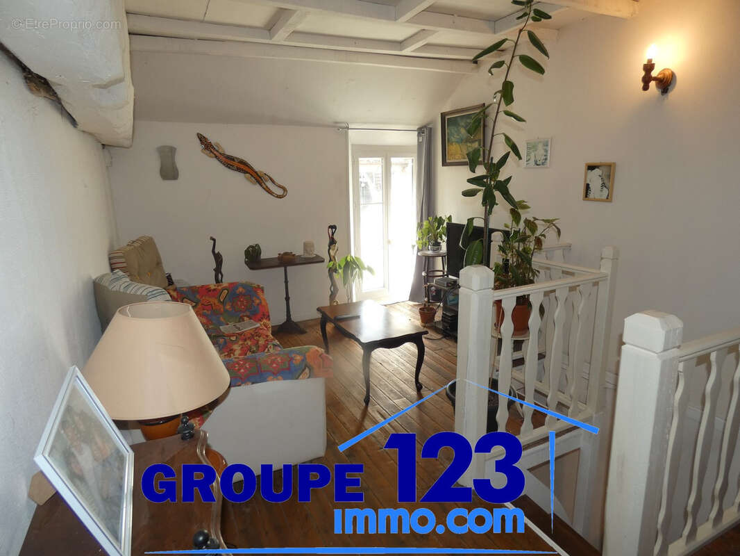 Charmoy : maison de 150 m2 avec terrasse et 4 chambres - photo 6