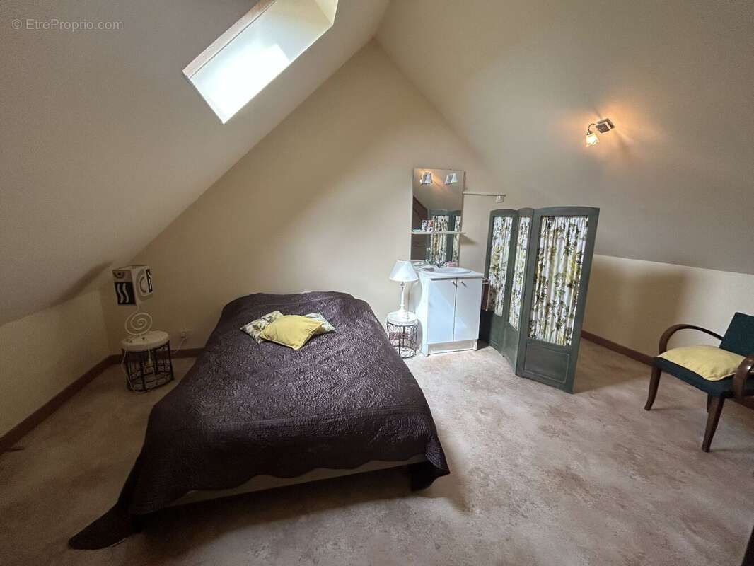 Maison à BESSAIS-LE-FROMENTAL