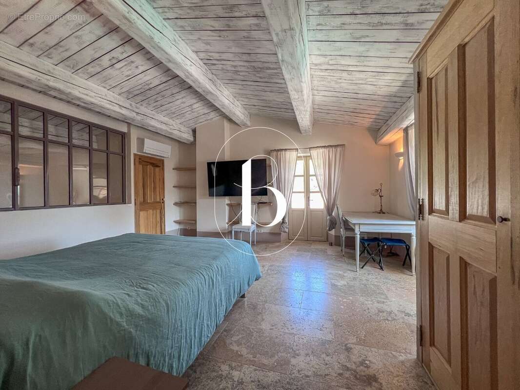 Maison 210 m² à Goudargues  - photo 25