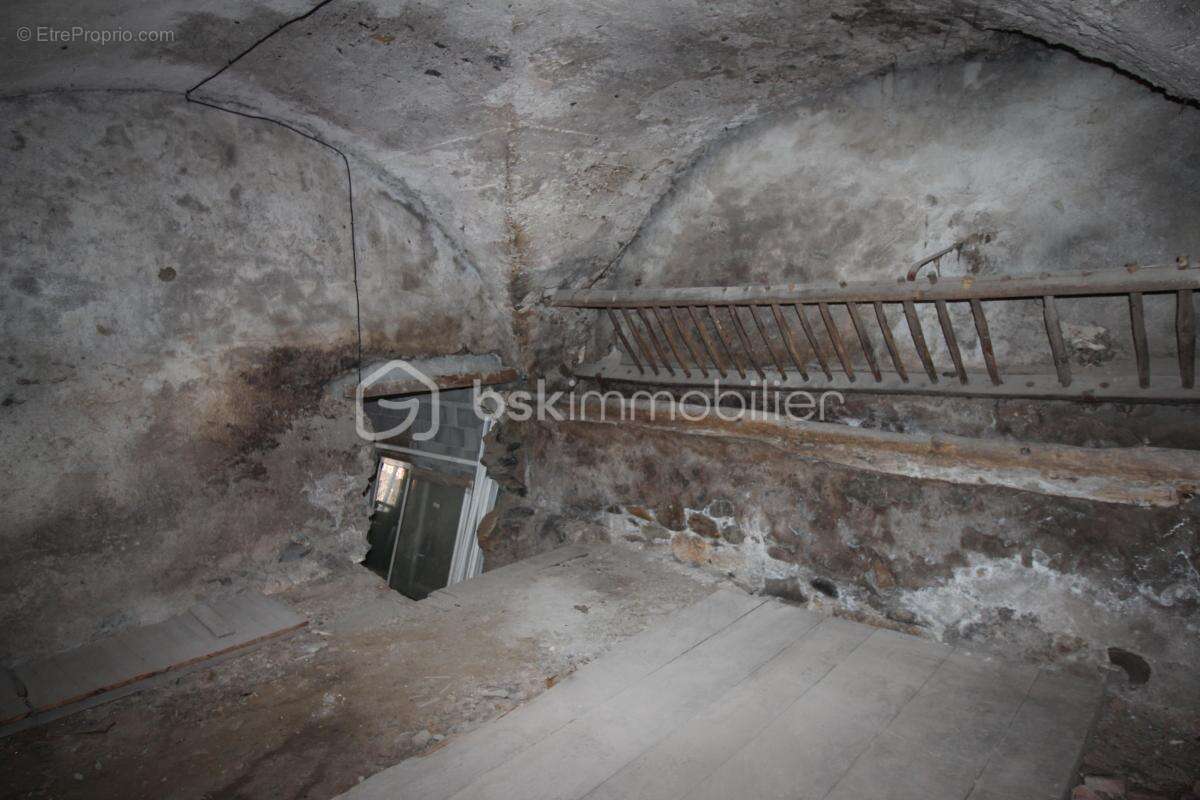 Maison de village à rénover intégralement – Projet réservé aux connaisseurs - photo 7
