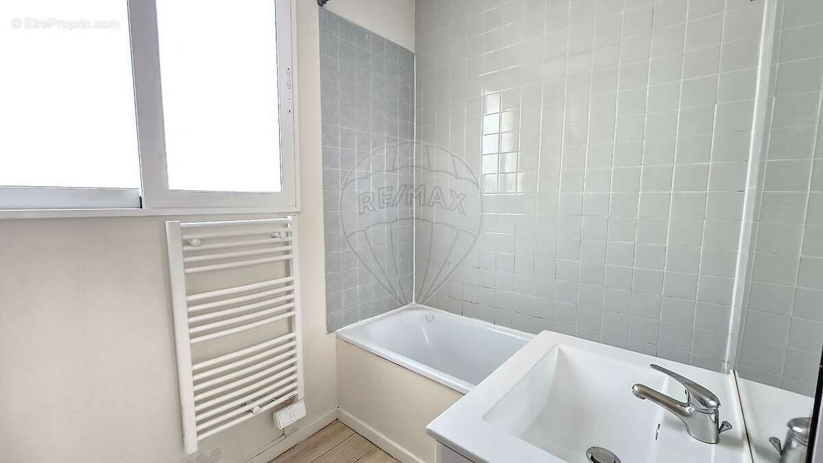 Appartement à PARIS-14E