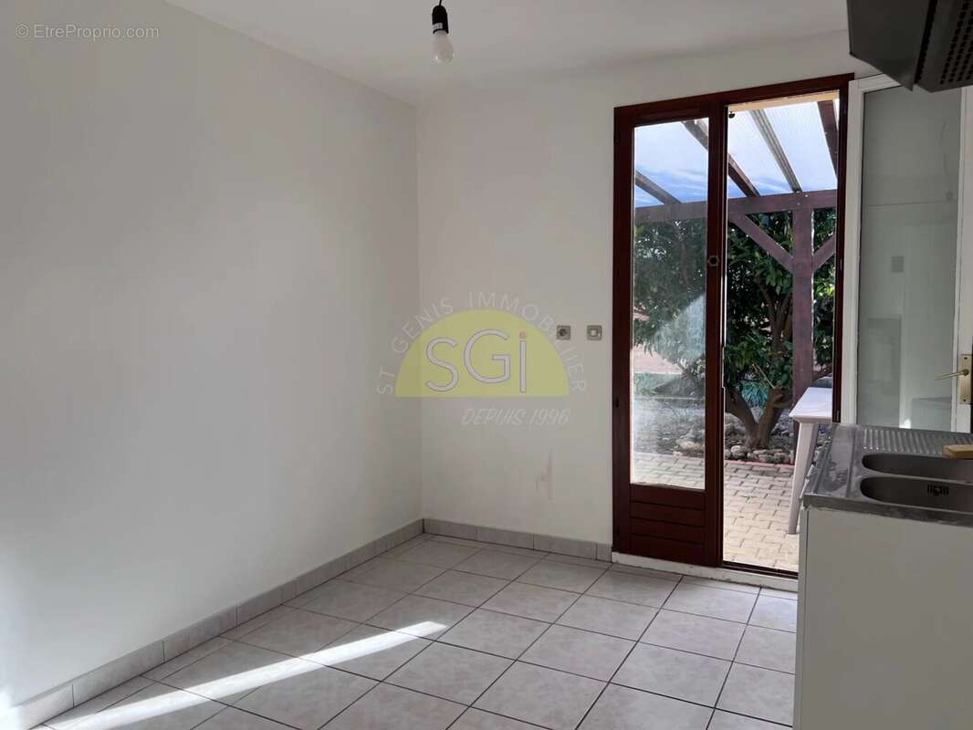 Maison à SAINT-GENIS-DES-FONTAINES