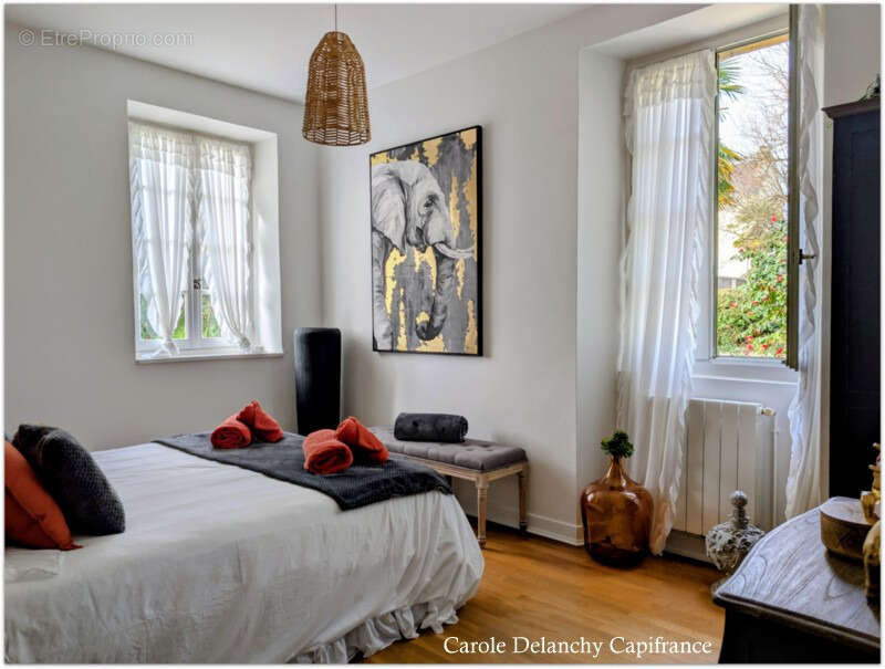 Propriété de caractère de 170 m² + maisonnette 30 m², classée 3 épis Gite de France sur 2 500 m² Vue Pyrénées - photo 11