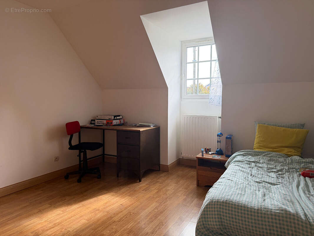 Maison à vendre - ST JOUIN BRUNEVAL - 153 m² - 4 CHAMBRES - Jardin - Sous-sol - photo 8