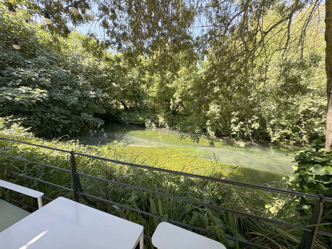 Proche de l'isle sur la sorgue, une propriété au fil de l'eau - photo 8