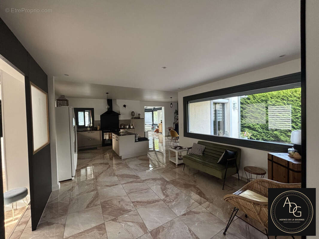 Maison à LE VAL-SAINT-GERMAIN