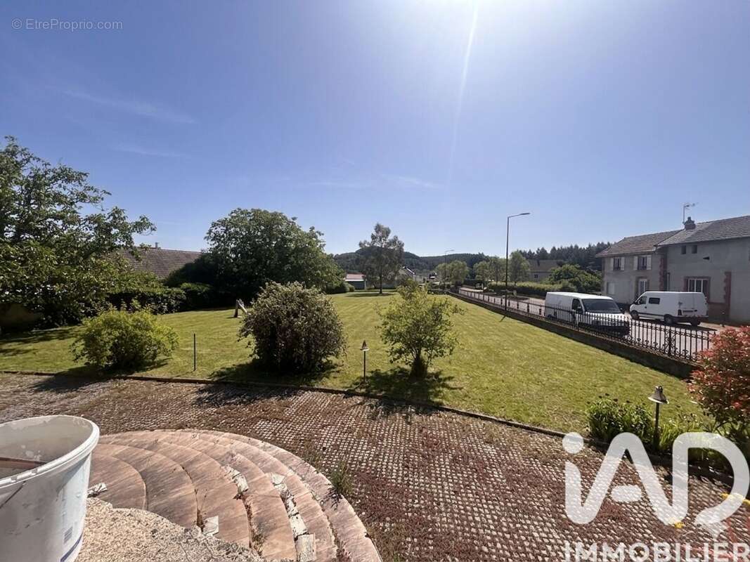 Maison 375 m² à La Celle-En-Morvan  - photo 4