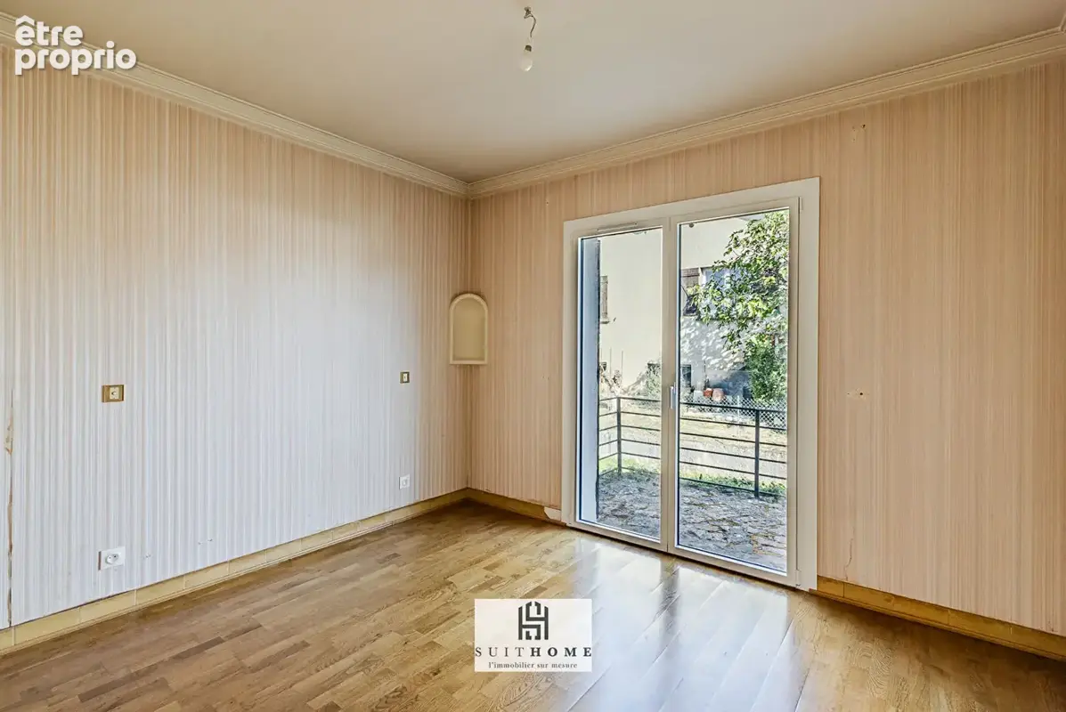 Maison familiale de 131 m² avec sous-sol et double garage - photo 7