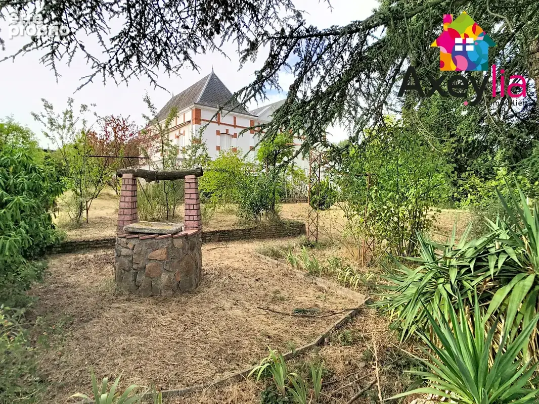 A vendre - st-alban-les-eaux - propriete avec maisons et apparts sur 6621 m2 terrain - photo 3