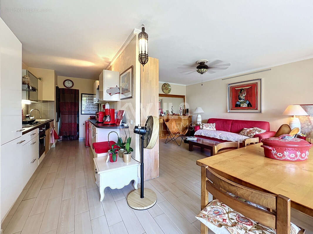 Appartement à VILLENEUVE-LOUBET