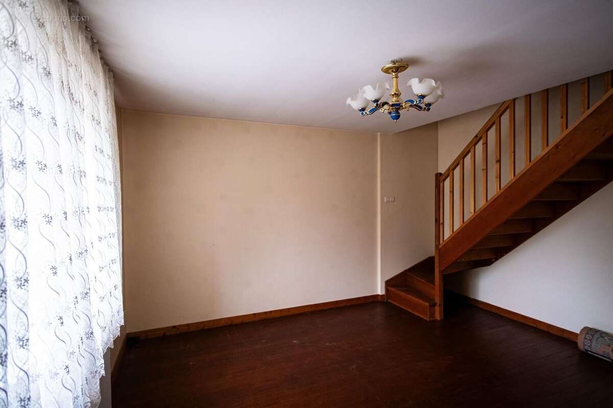 Photo 2 - Maison à LIMAS