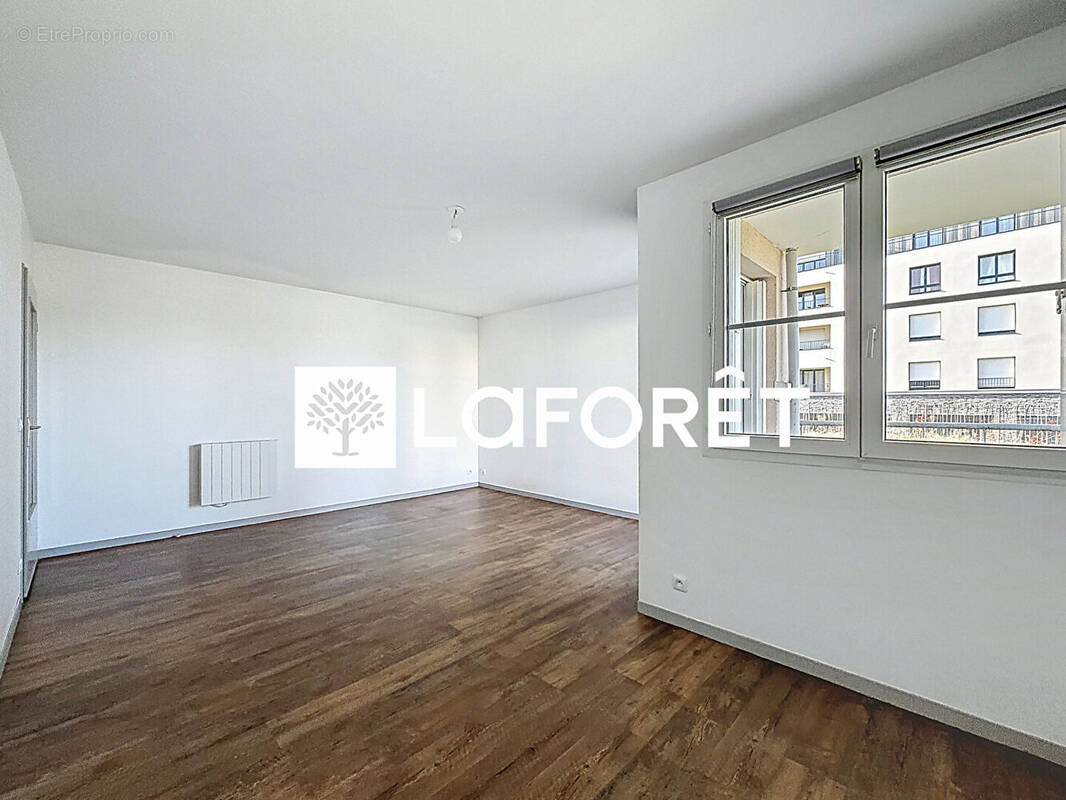 Appartement à MOISSY-CRAMAYEL