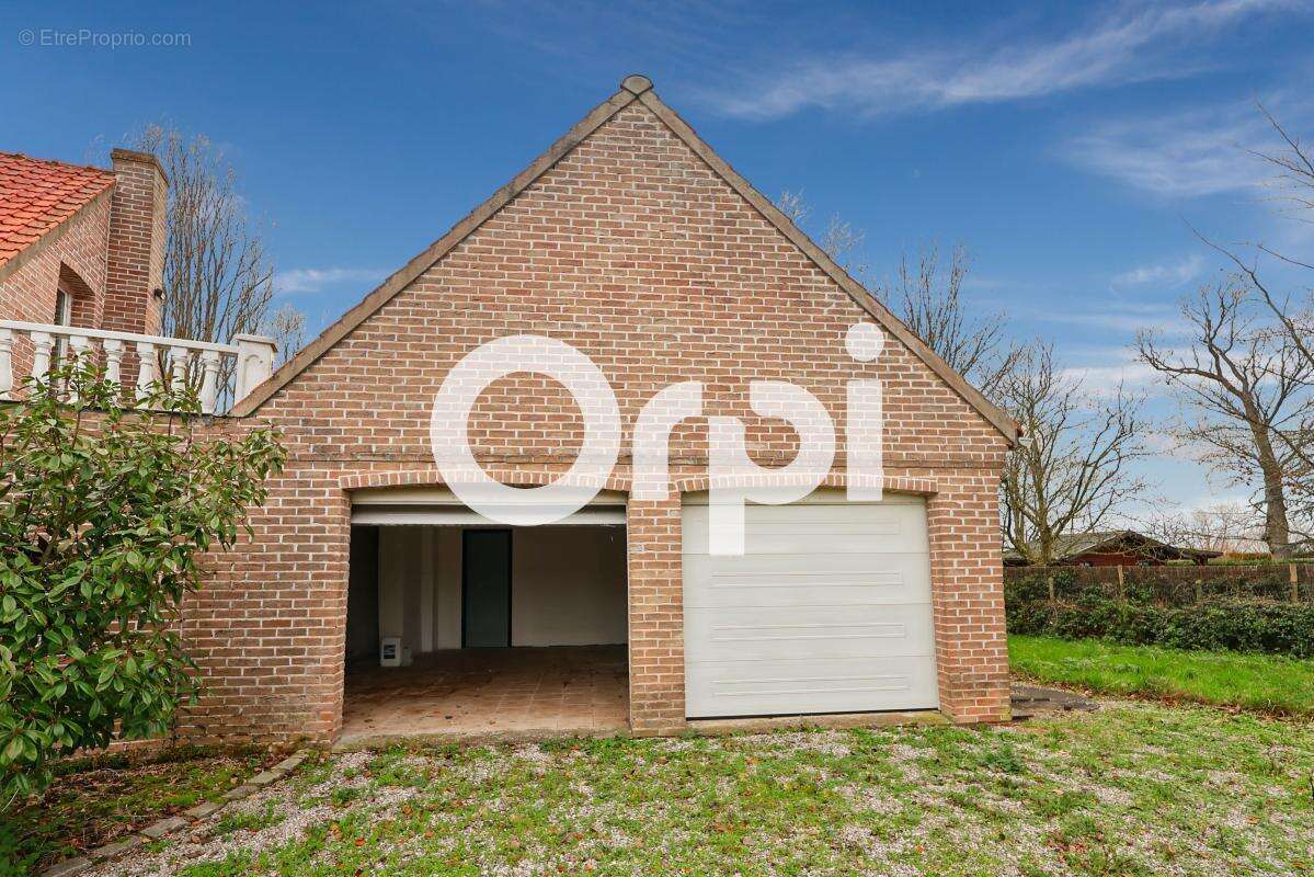 Maison à BUYSSCHEURE