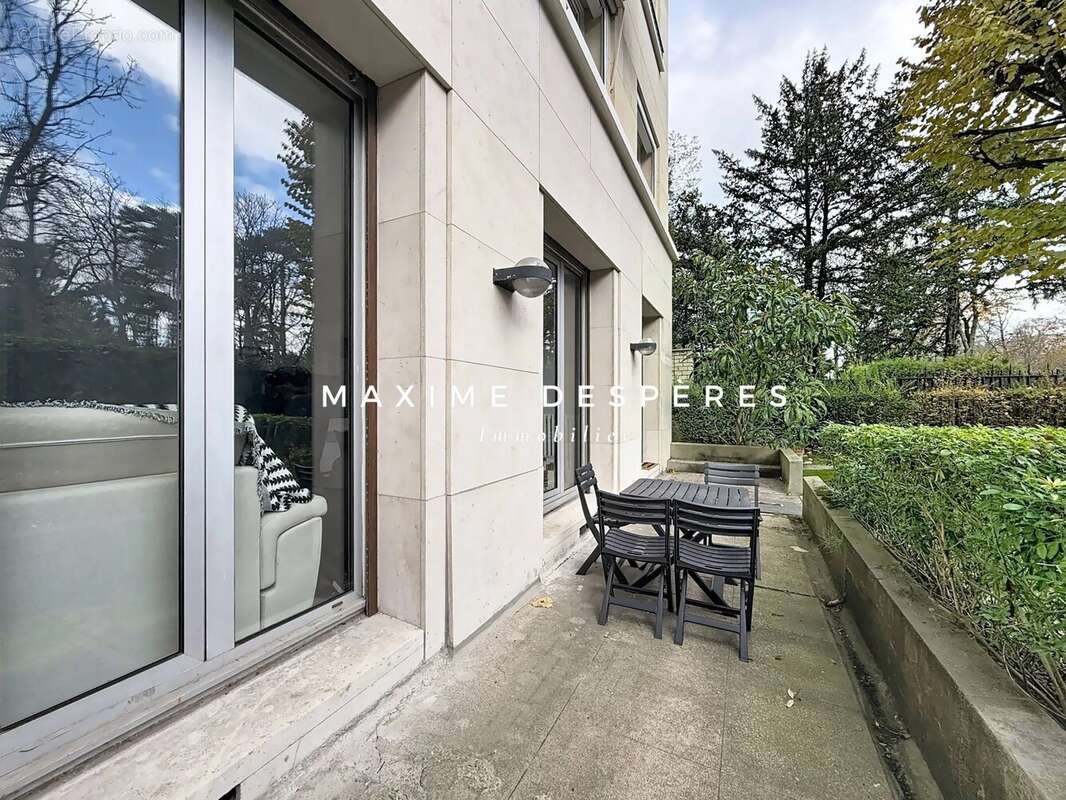 Appartement à NEUILLY-SUR-SEINE