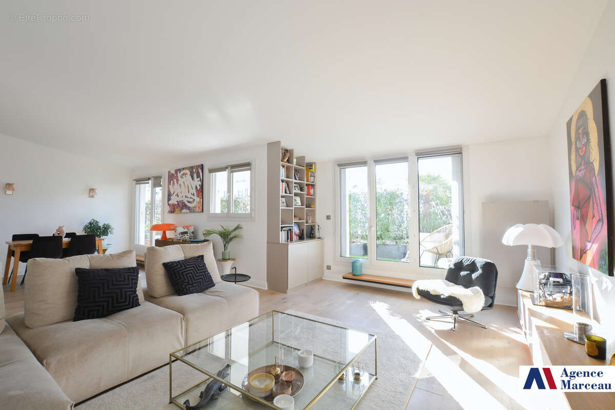 Appartement à COURBEVOIE