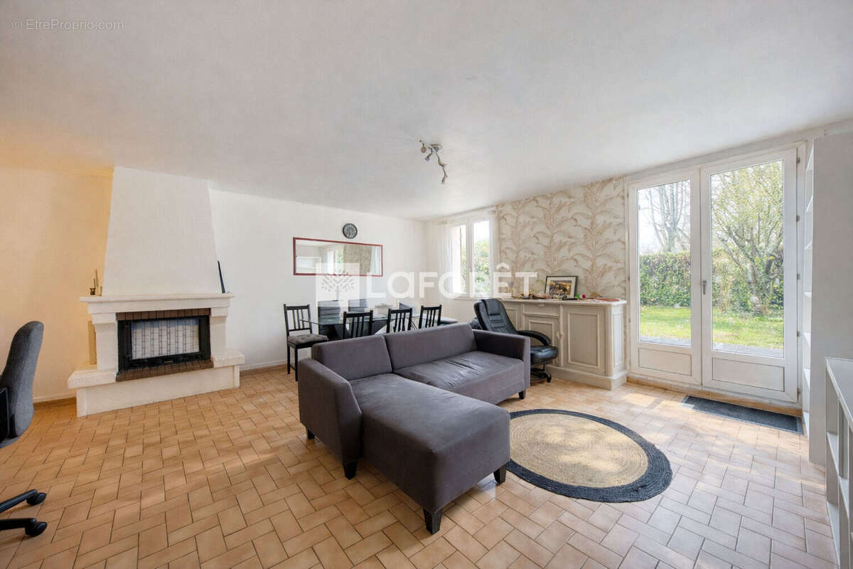 Maison Pontault Combault 6 pièce(s) 104.49 m2 - photo 2