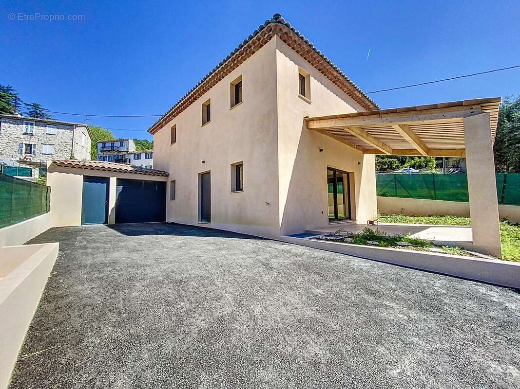 Maison 137 m² à Tourrette-Levens  - photo 7