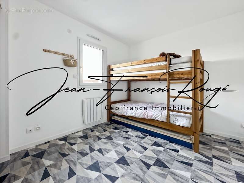 Maison contemporaine de 149 m² avec vie de plain-pied et à seulement 350 mètres de la plage !!! - photo 14
