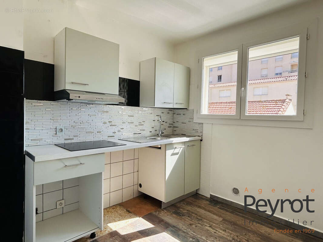 Appartement 82 m² à Saint-Nazaire  - photo 9