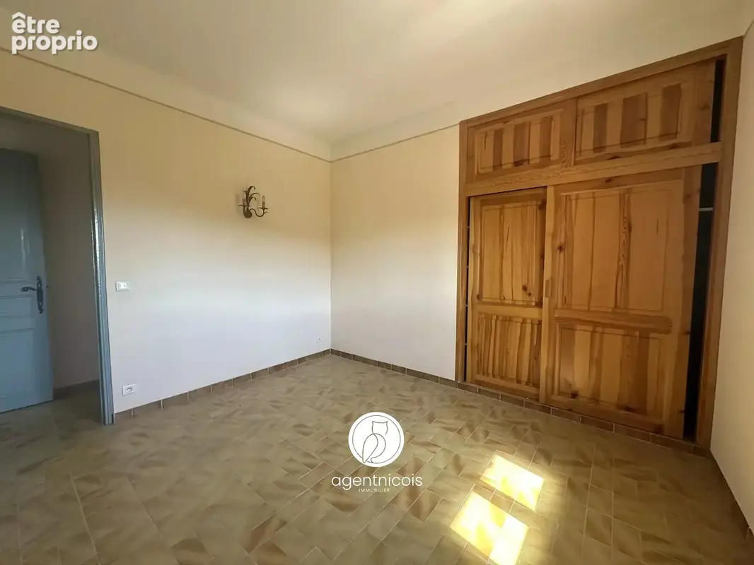 La gaude // village : rez-de-villa / 181 m², / plein sud / jardin 300 m², / à rénover / 2 parkings / pas de charges - photo 14