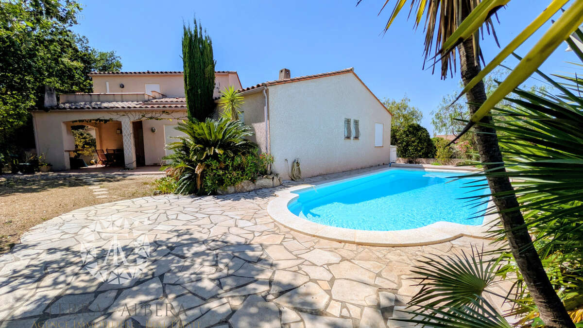 Maison à LAROQUE-DES-ALBERES