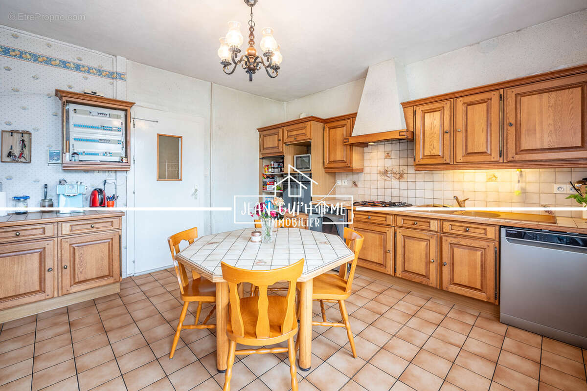 Appartement + local commercial - Remiremont centre - 175 m2 - photo 2