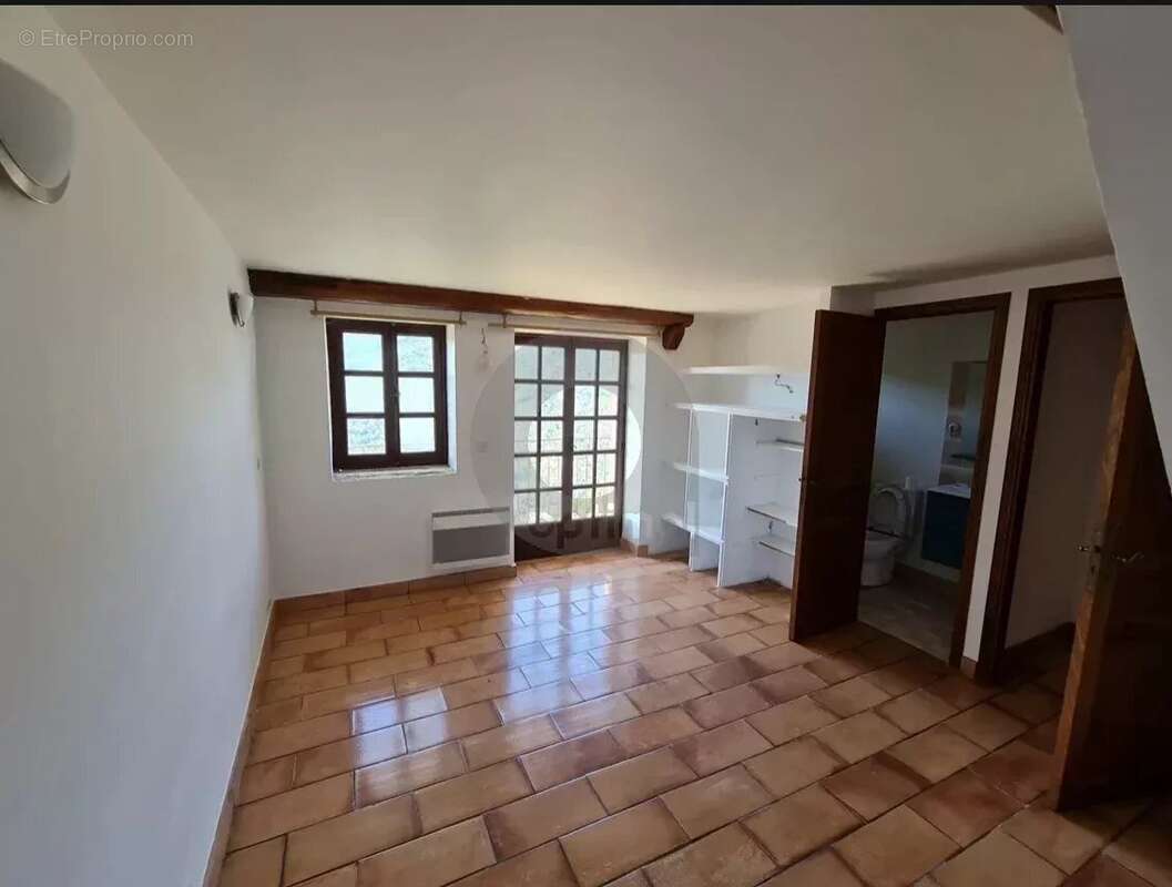 Maison à CASTELLAR