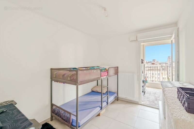 Appartement à MARSEILLE-2E