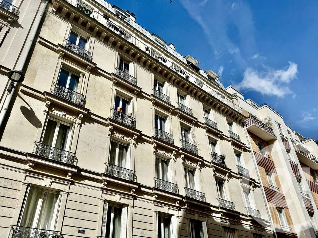 Appartement à PARIS-17E
