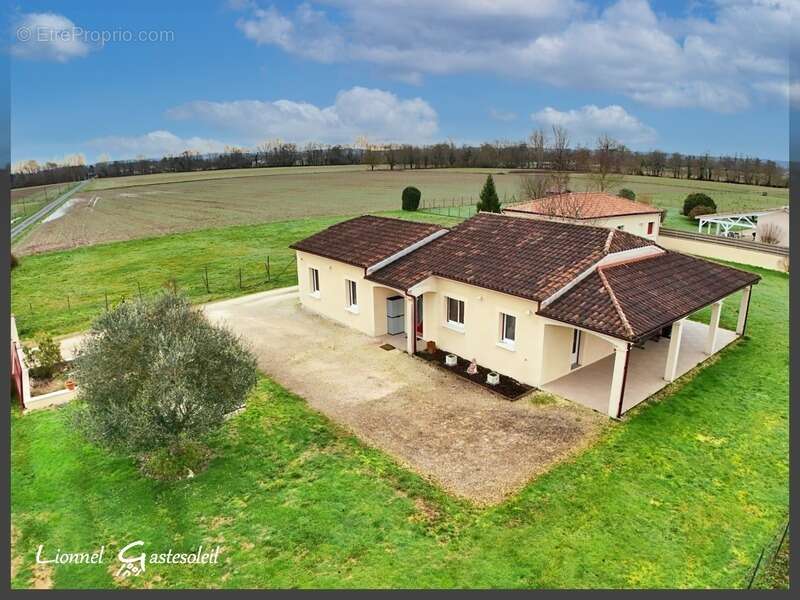 Maison à SAINT-PIERRE-D'EYRAUD