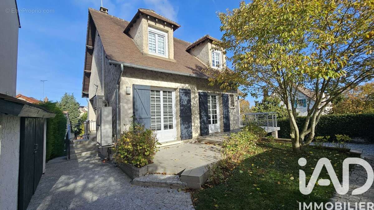 Maison 150 m² à Morainvilliers  - photo 3