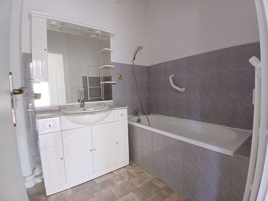 Appartement à HEROUVILLE-SAINT-CLAIR