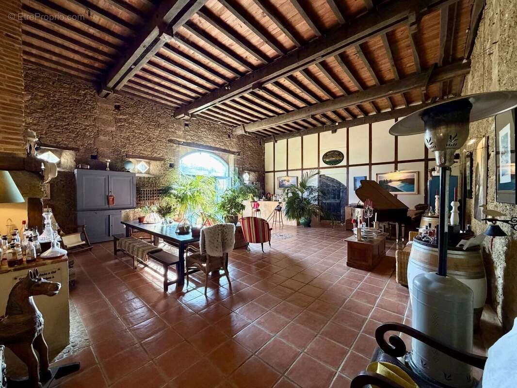 Maison à MONGUILHEM