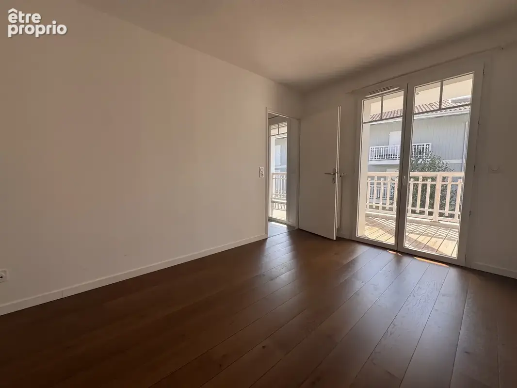 Appartement t2 - 42.5m2 - balcon et parking en sous-sol - photo 6