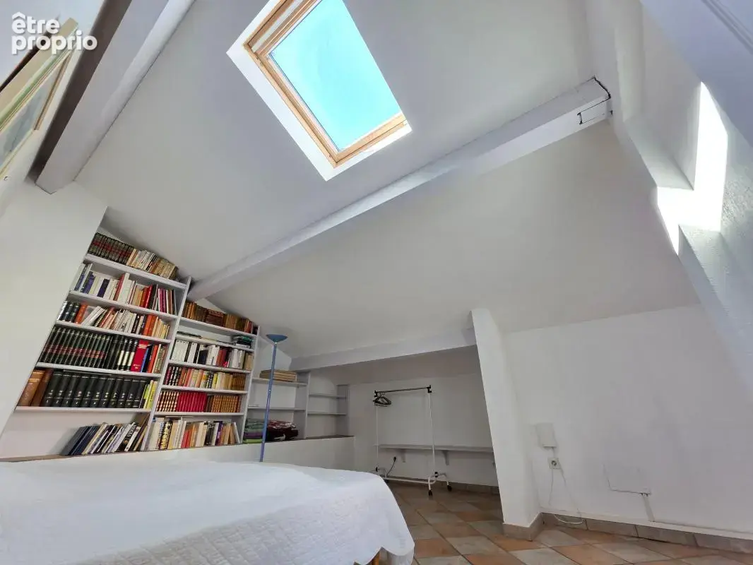 Appartement toit-terrasse avec vue mer a vendre a sanary-sur-mer centre-ville - photo 8