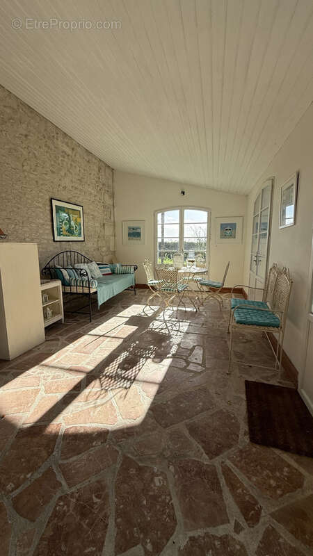 Maison à MORTAGNE-SUR-GIRONDE