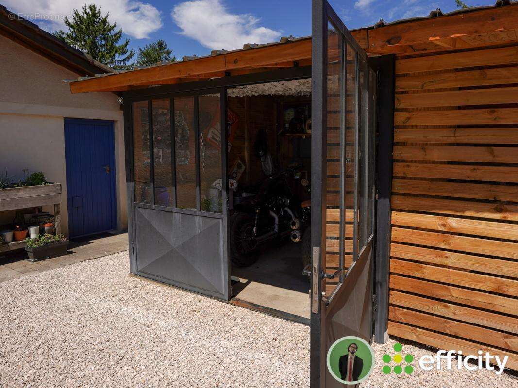 Maison 230 m² à Montmerle-Sur-Saone  - photo 20