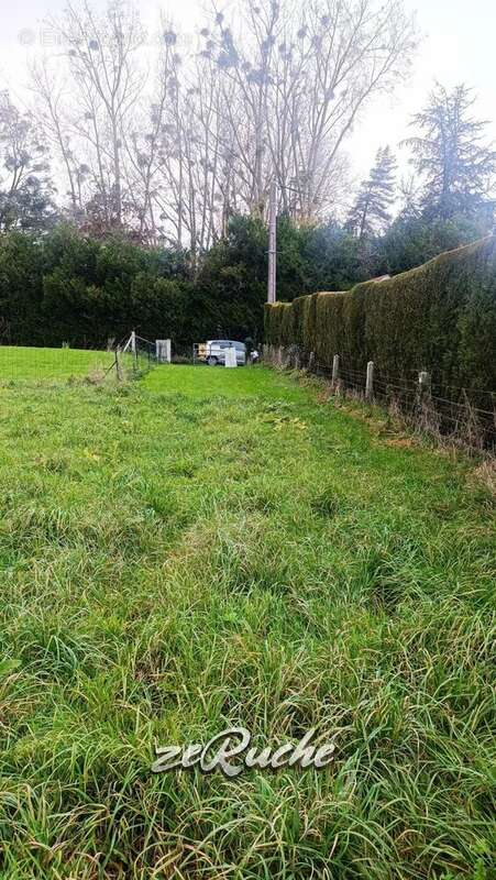 Terrain à VAUX-SUR-AURE