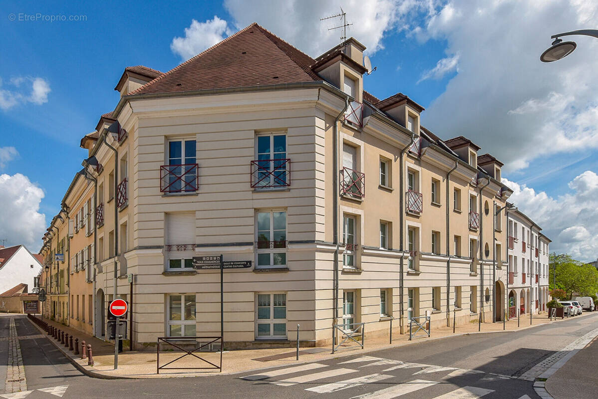Appartement à BRIE-COMTE-ROBERT