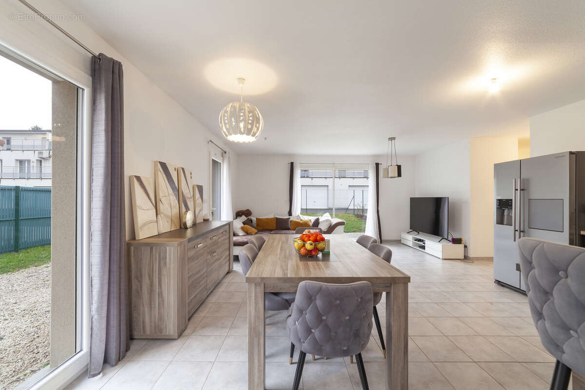 Maison à VIEUX-CHARMONT