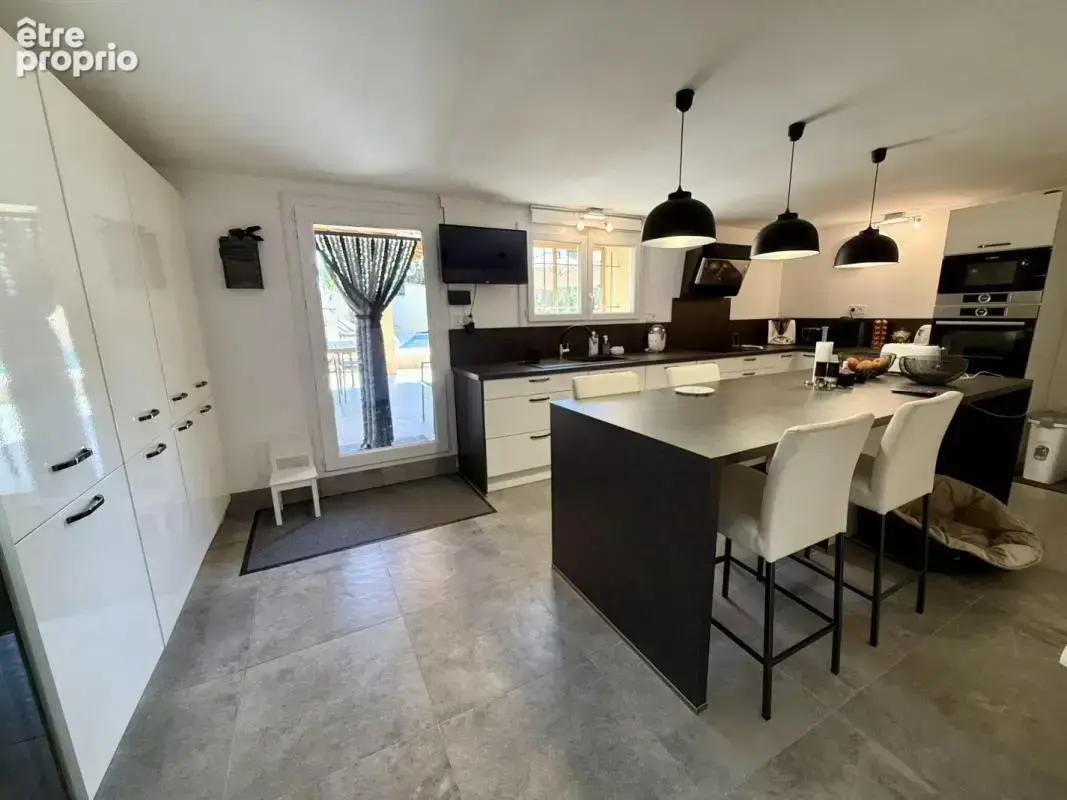 Maison 8 pièces 280 m² à vendre à Vacqueyras (84190) - photo 3