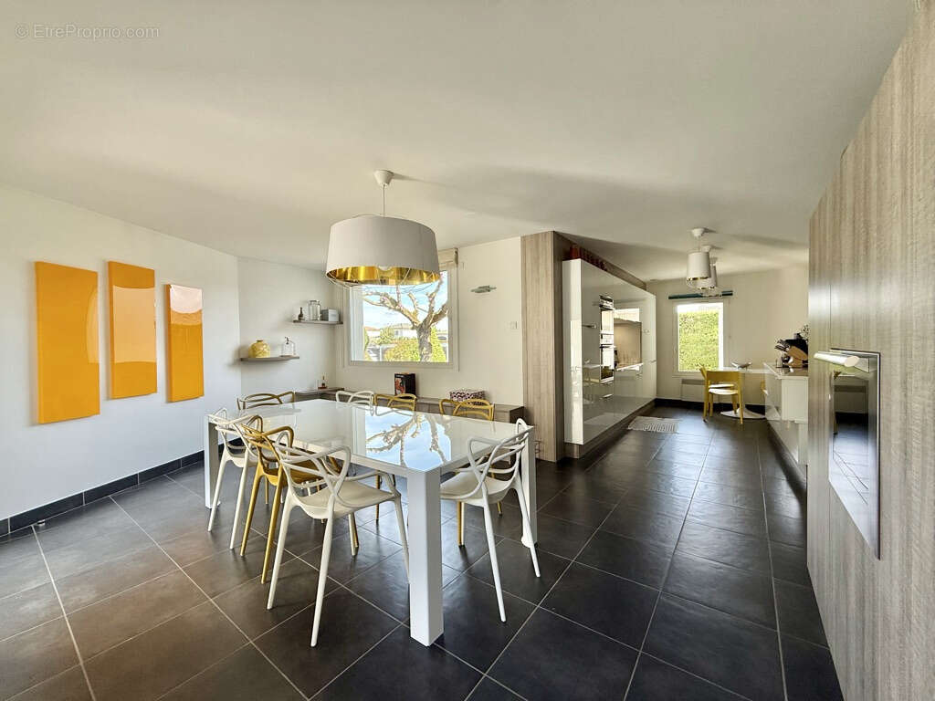 Maison à SAINT-MARCEL-LES-VALENCE