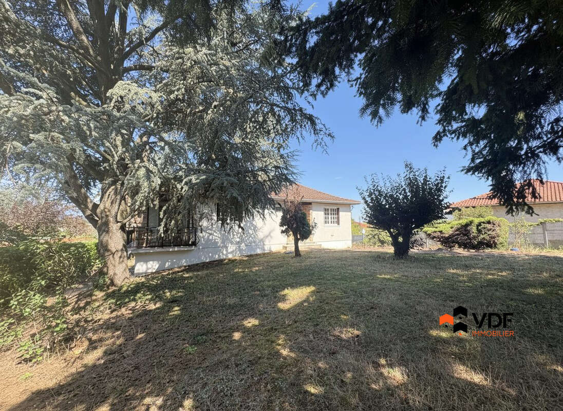 Maison 114 m² à Villerest  - photo 2