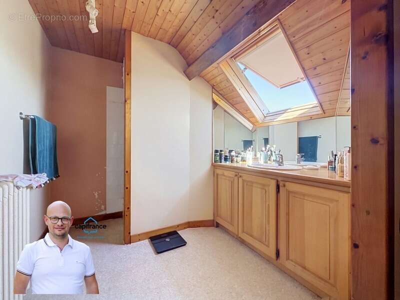 Maison à vendre 7 pièces à LE PONT DE BEAUVOISIN  (38) - 214m2 habitable sur plus de 1800m2 de terrain - photo 17